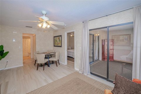 Copropriété à vendre à Punta Gorda, Floride: 2 chambres, 87.05 m2 № 2201528 - photo 7