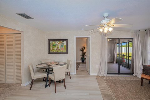 Copropriété à vendre à Punta Gorda, Floride: 2 chambres, 87.05 m2 № 2201528 - photo 14