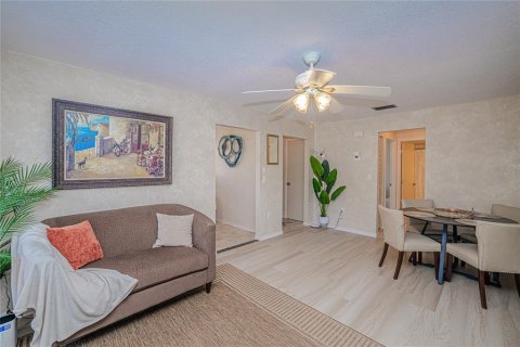 Copropriété à vendre à Punta Gorda, Floride: 2 chambres, 87.05 m2 № 2201528 - photo 4