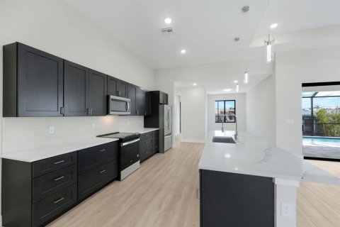 Casa en venta en Punta Gorda, Florida, 4 dormitorios, 218.32 m2 № 1420415 - foto 11