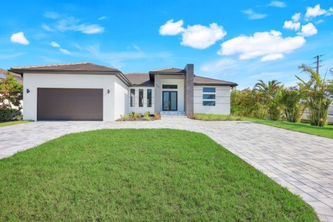 Casa en venta en Punta Gorda, Florida, 4 dormitorios, 218.32 m2 № 1420415 - foto 4