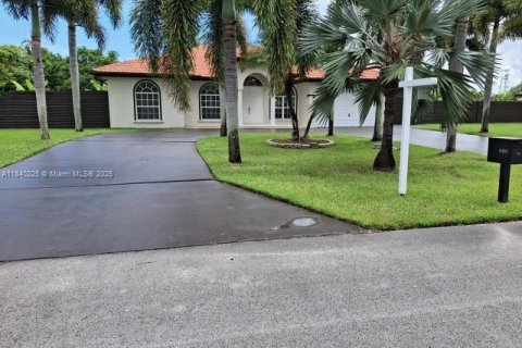 Villa ou maison à vendre à Miami, Floride: 4 chambres, 203.64 m2 № 1936477 - photo 1
