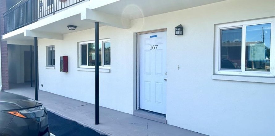 Condo in Saint Petersburg, Florida, 2 bedrooms  № 1677903