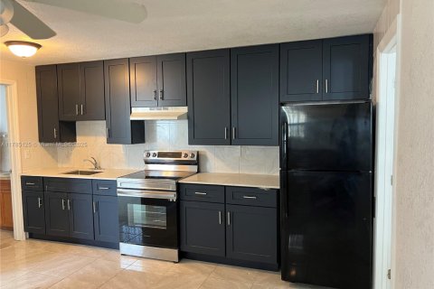 Propiedad comercial en venta en South Bay, Florida, 101.08 m2 № 1706605 - foto 3