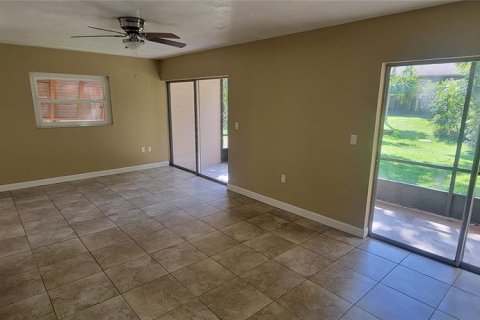 Copropriété à vendre à Deltona, Floride: 2 chambres, 83.33 m2 № 1885412 - photo 7