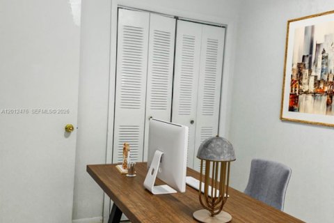 Condo in Doral, Florida, 1 bedroom  № 2075918 - photo 9