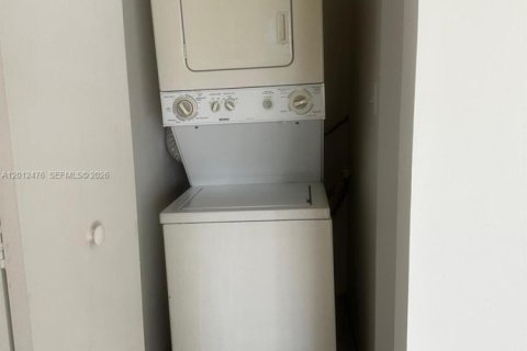 Condo in Doral, Florida, 1 bedroom  № 2075918 - photo 10