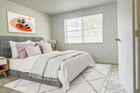 Condo in Doral, Florida, 1 bedroom  № 2075918 - photo 5