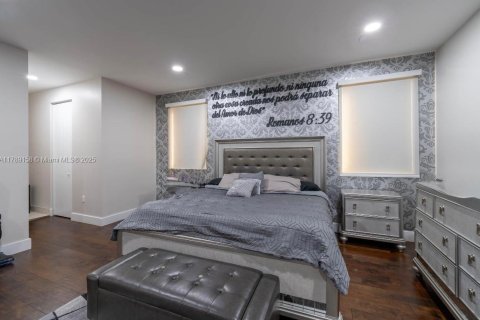 Casa en venta en Doral, Florida, 4 dormitorios, 289.2 m2 № 1731070 - foto 16