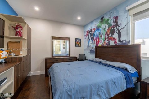 Casa en venta en Doral, Florida, 4 dormitorios, 289.2 m2 № 1731070 - foto 19