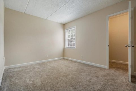 Condo in Saint Petersburg, Florida, 2 bedrooms  № 2239454 - photo 26
