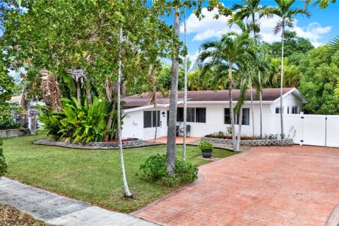 House in Miami, Florida 3 bedrooms, 140.84 sq.m. № 1992678 - photo 4