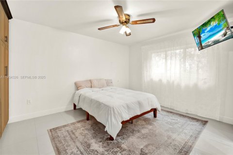 House in Miami, Florida 3 bedrooms, 140.84 sq.m. № 1992678 - photo 28