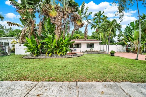 House in Miami, Florida 3 bedrooms, 140.84 sq.m. № 1992678 - photo 7
