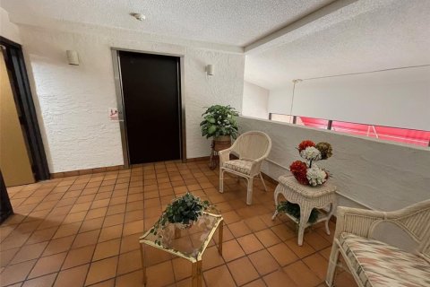 Copropriété à vendre à Clearwater, Floride: 2 chambres, 88.72 m2 № 2330472 - photo 3