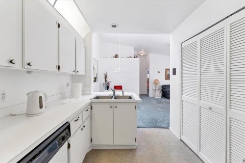Condo in Punta Gorda, Florida, 2 bedrooms  № 1723905 - photo 10