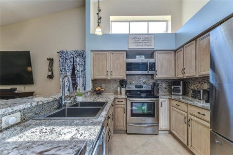 Villa ou maison à vendre à Riverview, Floride: 4 chambres, 217.76 m2 № 2418799 - photo 8