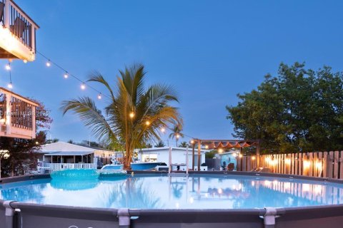 Купить коммерческую недвижимость в Марафон, Флорида 208.47м2, № 2053415 - фото 8