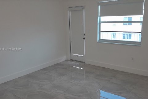Copropriété à vendre à Miami Beach, Floride: 1 chambre, 54.81 m2 № 1856796 - photo 6