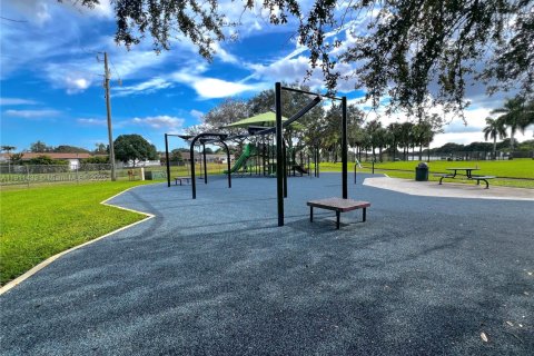 Купить таунхаус в Купер-Сити, Флорида 3 спальни, 138.24м2, № 1968210 - фото 22