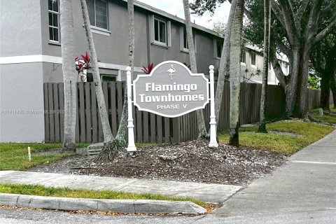 Купить таунхаус в Купер-Сити, Флорида 3 спальни, 138.24м2, № 1968210 - фото 29