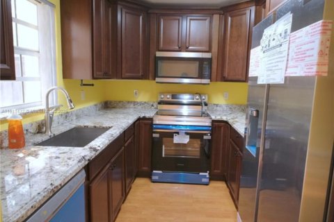 Купить таунхаус в Купер-Сити, Флорида 3 спальни, 138.24м2, № 1968210 - фото 8