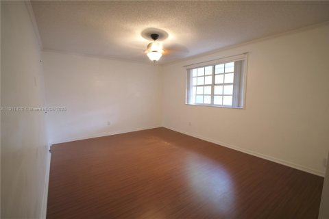 Купить таунхаус в Купер-Сити, Флорида 3 спальни, 138.24м2, № 1968210 - фото 16