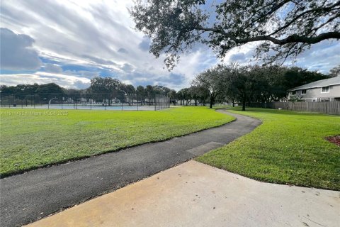 Купить таунхаус в Купер-Сити, Флорида 3 спальни, 138.24м2, № 1968210 - фото 23