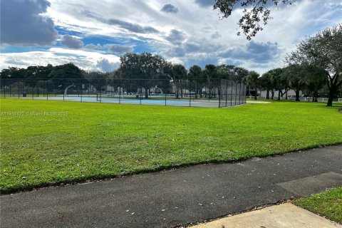 Купить таунхаус в Купер-Сити, Флорида 3 спальни, 138.24м2, № 1968210 - фото 24