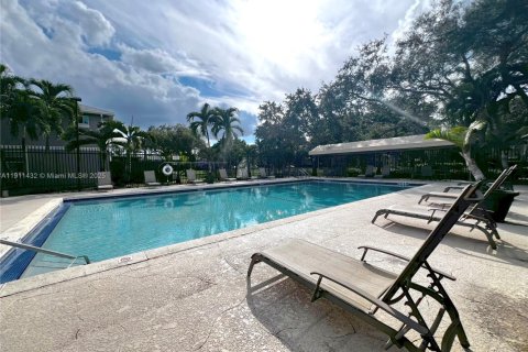 Купить таунхаус в Купер-Сити, Флорида 3 спальни, 138.24м2, № 1968210 - фото 26