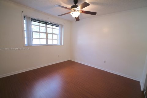 Купить таунхаус в Купер-Сити, Флорида 3 спальни, 138.24м2, № 1968210 - фото 19