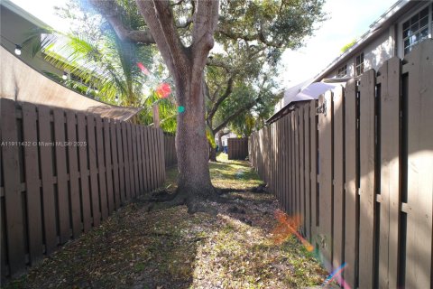 Купить таунхаус в Купер-Сити, Флорида 3 спальни, 138.24м2, № 1968210 - фото 15