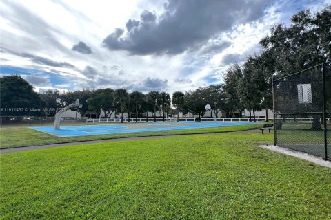 Купить таунхаус в Купер-Сити, Флорида 3 спальни, 138.24м2, № 1968210 - фото 25