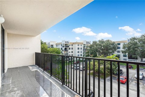 Condo in Tamarac, Florida, 1 bedroom  № 1846016 - photo 21