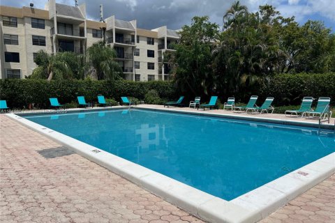 Condo in Tamarac, Florida, 1 bedroom  № 1846016 - photo 28