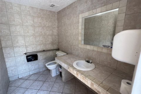 Condo in Tamarac, Florida, 1 bedroom  № 1846016 - photo 29