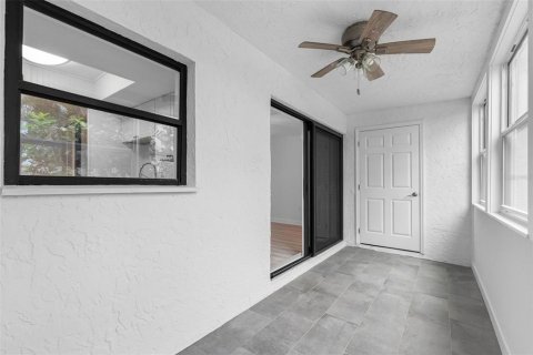 Condo in Indian Rocks Beach, Florida, 2 bedrooms  № 2395865 - photo 17