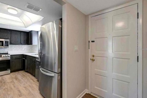 Condo in New Port Richey, Florida, 2 bedrooms  № 1735066 - photo 10