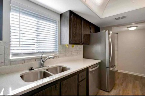 Condo in New Port Richey, Florida, 2 bedrooms  № 1735066 - photo 13