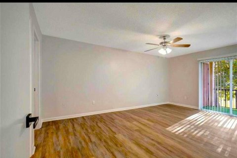 Condo in New Port Richey, Florida, 2 bedrooms  № 1735066 - photo 19