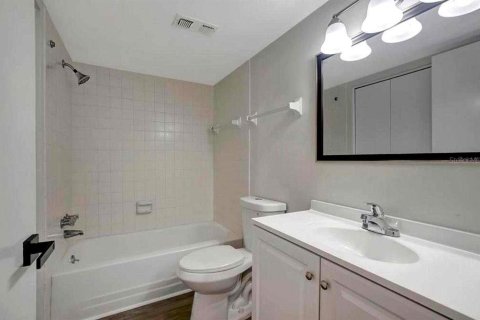 Condo in New Port Richey, Florida, 2 bedrooms  № 1735066 - photo 26