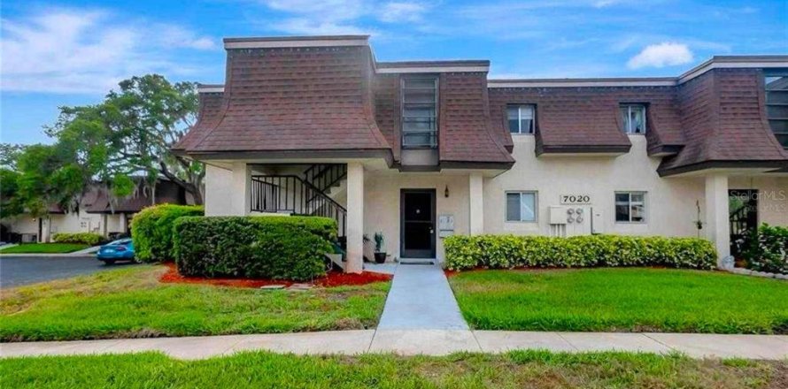 Condo in New Port Richey, Florida, 2 bedrooms № 1735066