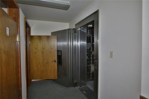 Immobilier commercial à louer à Silver Springs Shores, Floride: 544.59 m2 № 2149759 - photo 20