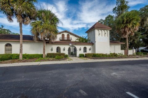 Immobilier commercial à Silver Springs Shores, Floride 544.59 m2 № 2149759