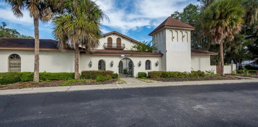 Immobilier commercial à Silver Springs Shores, Floride 544.59 m2 № 2149759