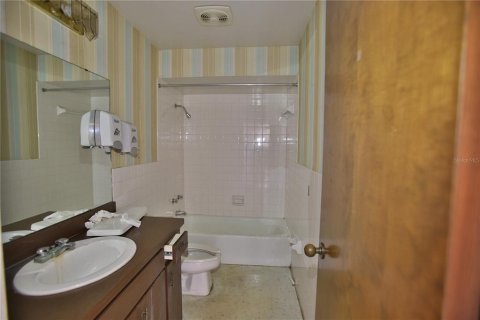 Immobilier commercial à louer à Silver Springs Shores, Floride: 544.59 m2 № 2149759 - photo 22