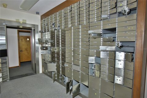 Immobilier commercial à louer à Silver Springs Shores, Floride: 544.59 m2 № 2149759 - photo 18