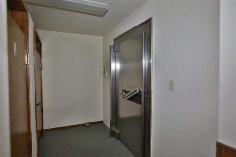 Immobilier commercial à louer à Silver Springs Shores, Floride: 544.59 m2 № 2149759 - photo 16