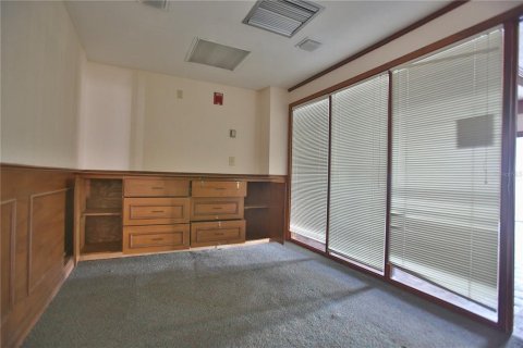 Immobilier commercial à louer à Silver Springs Shores, Floride: 544.59 m2 № 2149759 - photo 7