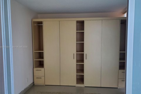 Condo in Hallandale Beach, Florida, 2 bedrooms  № 2068177 - photo 5